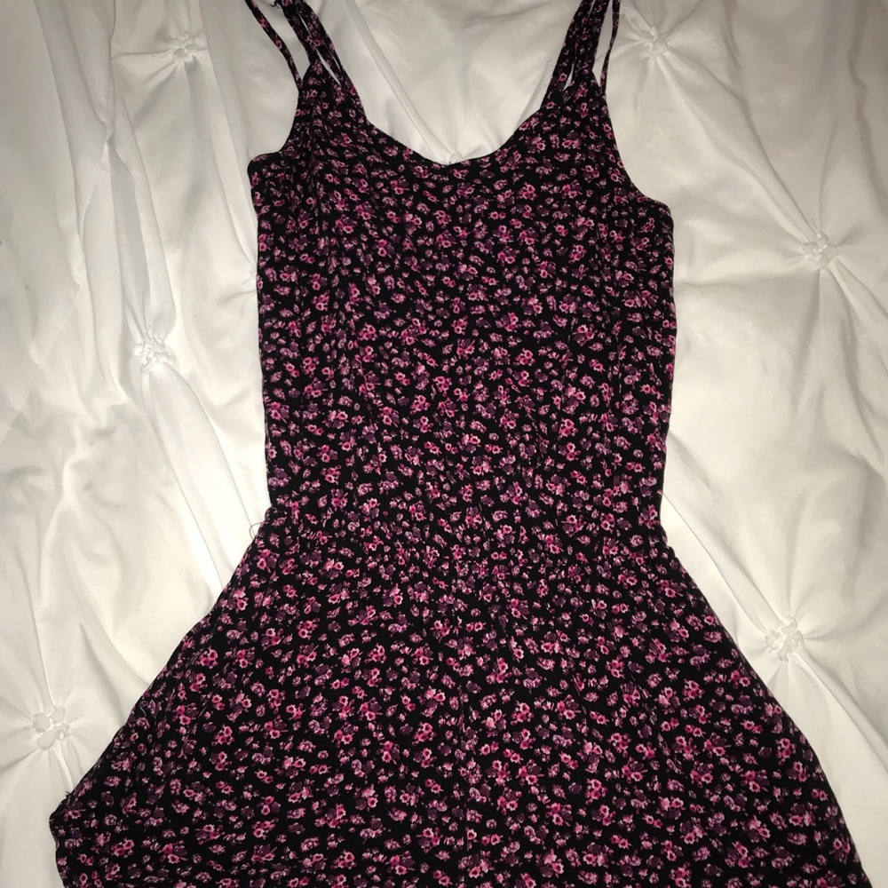 Floral romper with pockets